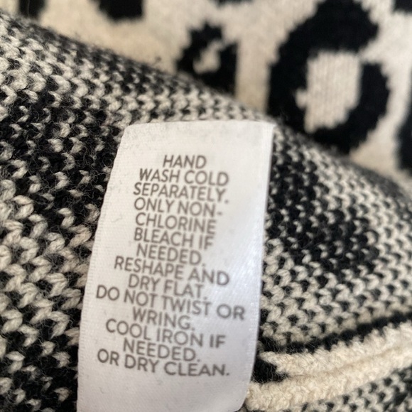 J. Jill Leopard Print Button Up Relaxed Fit Soft Cardigan Sweater Size S - Picture 12 of 14